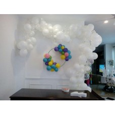 Organic half balloon arch